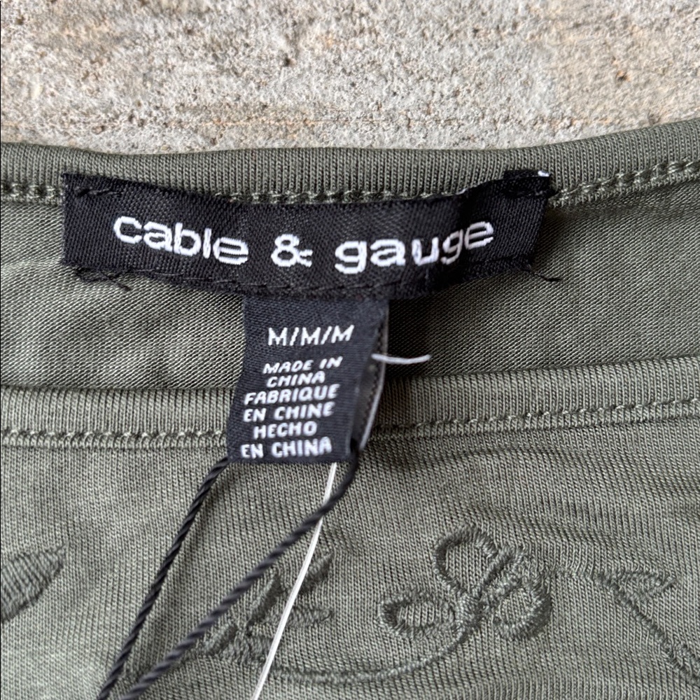 Cable & Gauge Women's Top in Dry Oregano - Picture 6 of 11